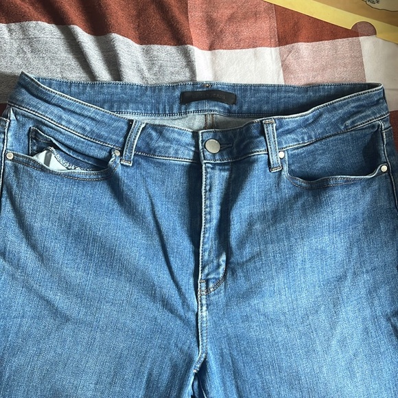✨2for20✨ Uniqlo medium wash jeans - Picture 3 of 12